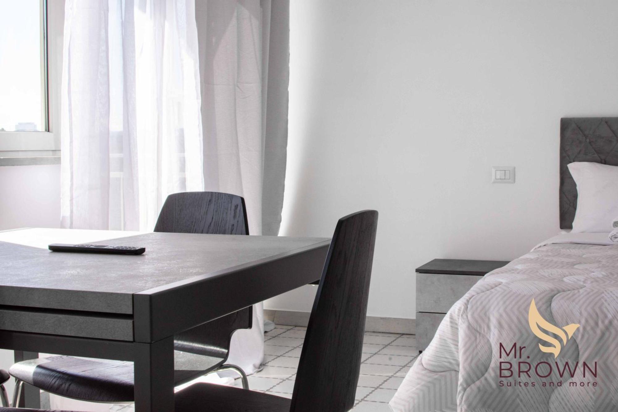 Mr Brown Home And Suites โรม ภายนอก รูปภาพ